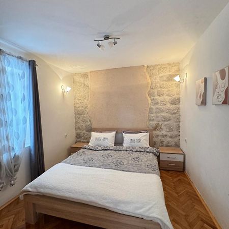 Cozy Little House Kotor Apartment ภายนอก รูปภาพ