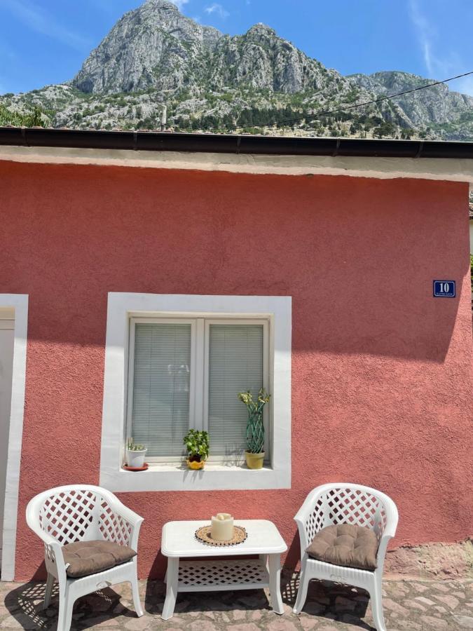 Cozy Little House Kotor Apartment ภายนอก รูปภาพ