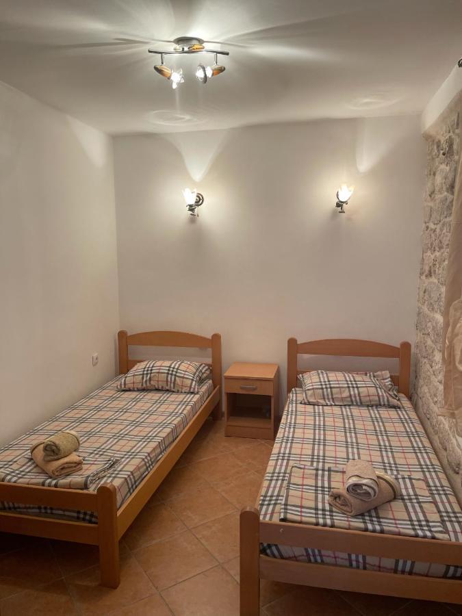 Cozy Little House Kotor Apartment ภายนอก รูปภาพ